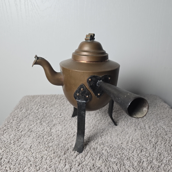 Antique Arts And Crafts Period Copper Footed Teapot. - Picture 1 of 7
